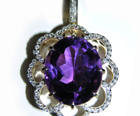 Purple Amethyst Pendant on Yellow gold & diamonds